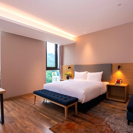 Holiday Inn Express Luanchuan By Ihg ภายนอก รูปภาพ
