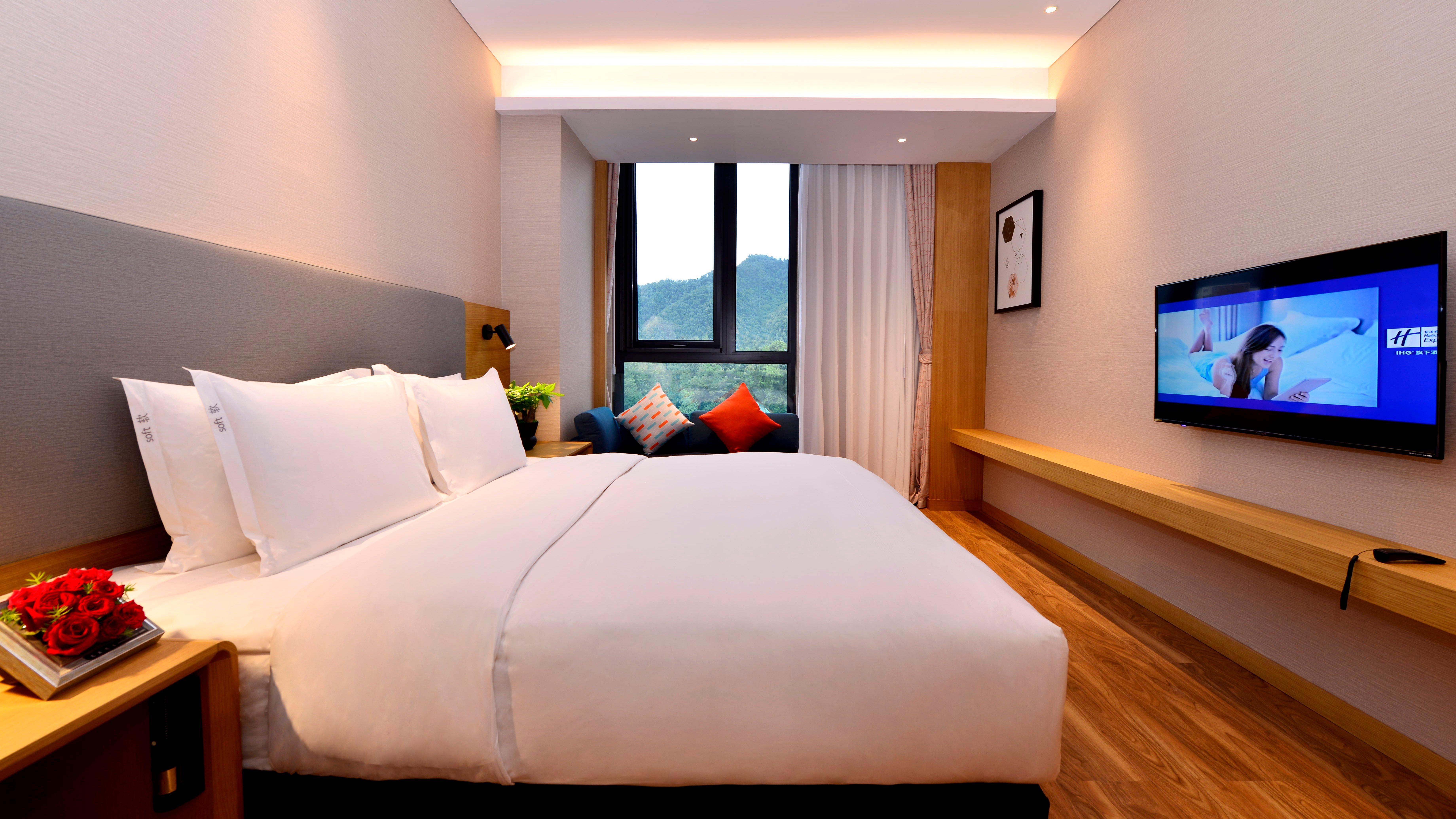 Holiday Inn Express Luanchuan By Ihg ภายนอก รูปภาพ