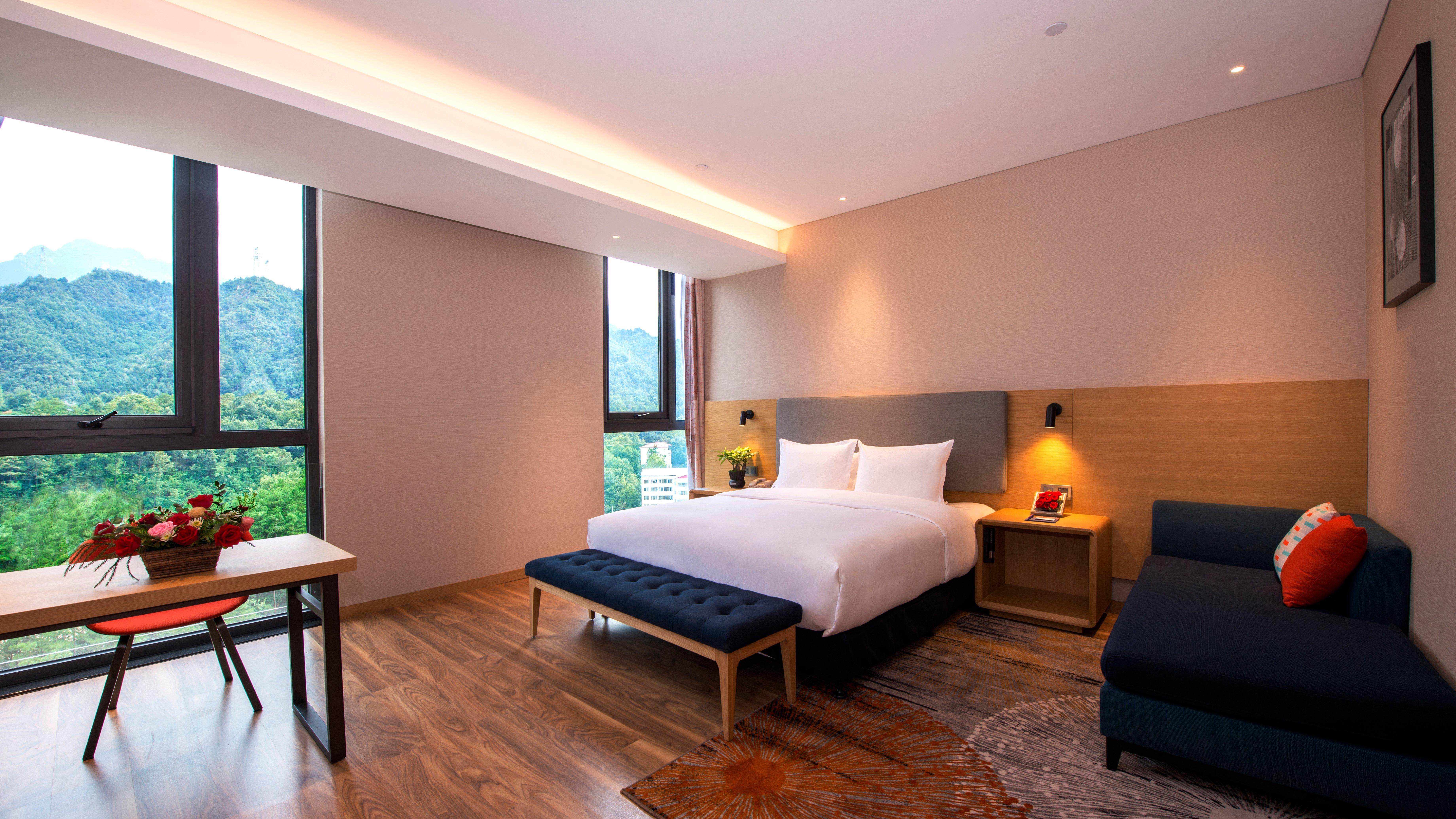 Holiday Inn Express Luanchuan By Ihg ภายนอก รูปภาพ