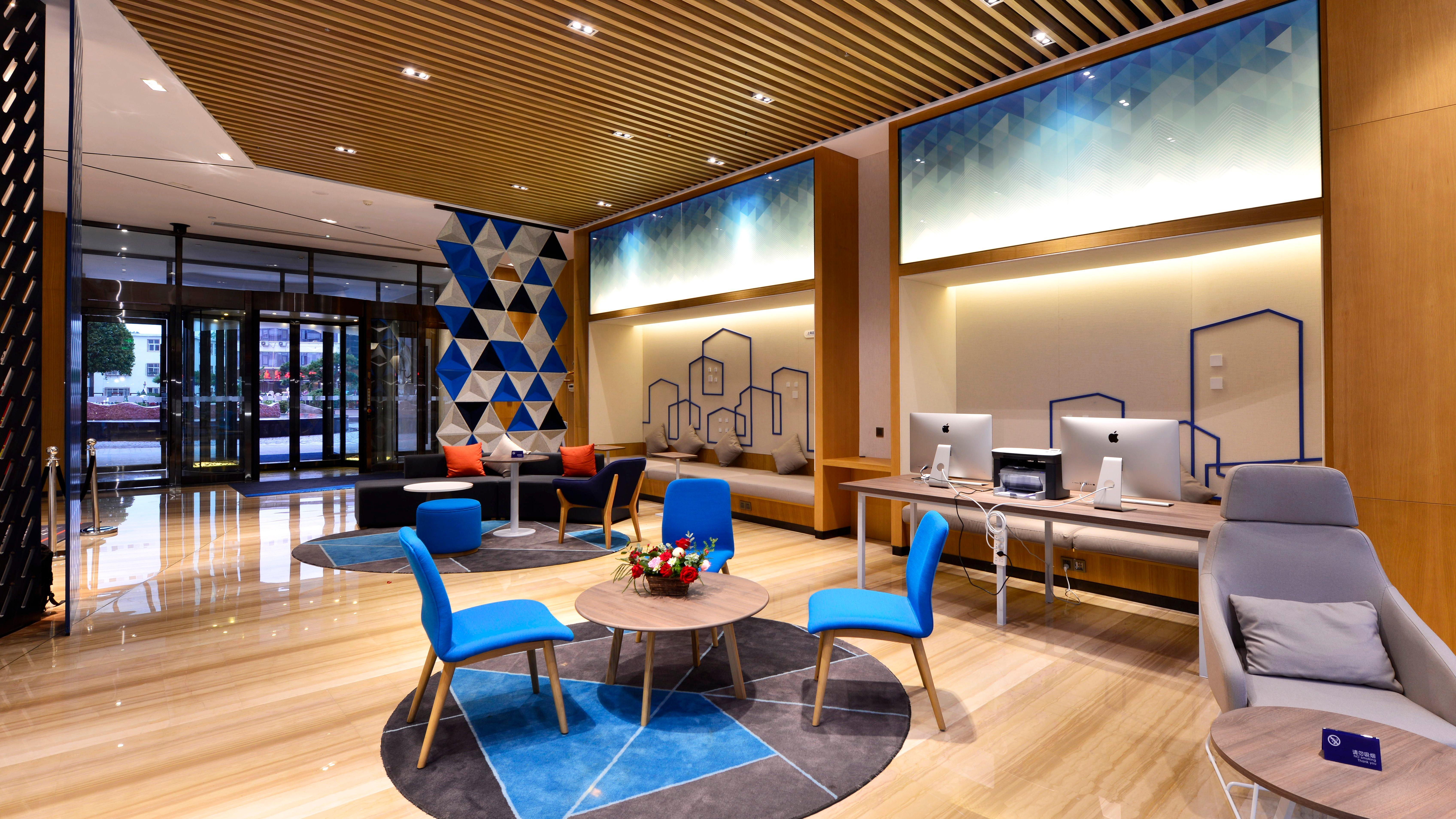 Holiday Inn Express Luanchuan By Ihg ภายนอก รูปภาพ