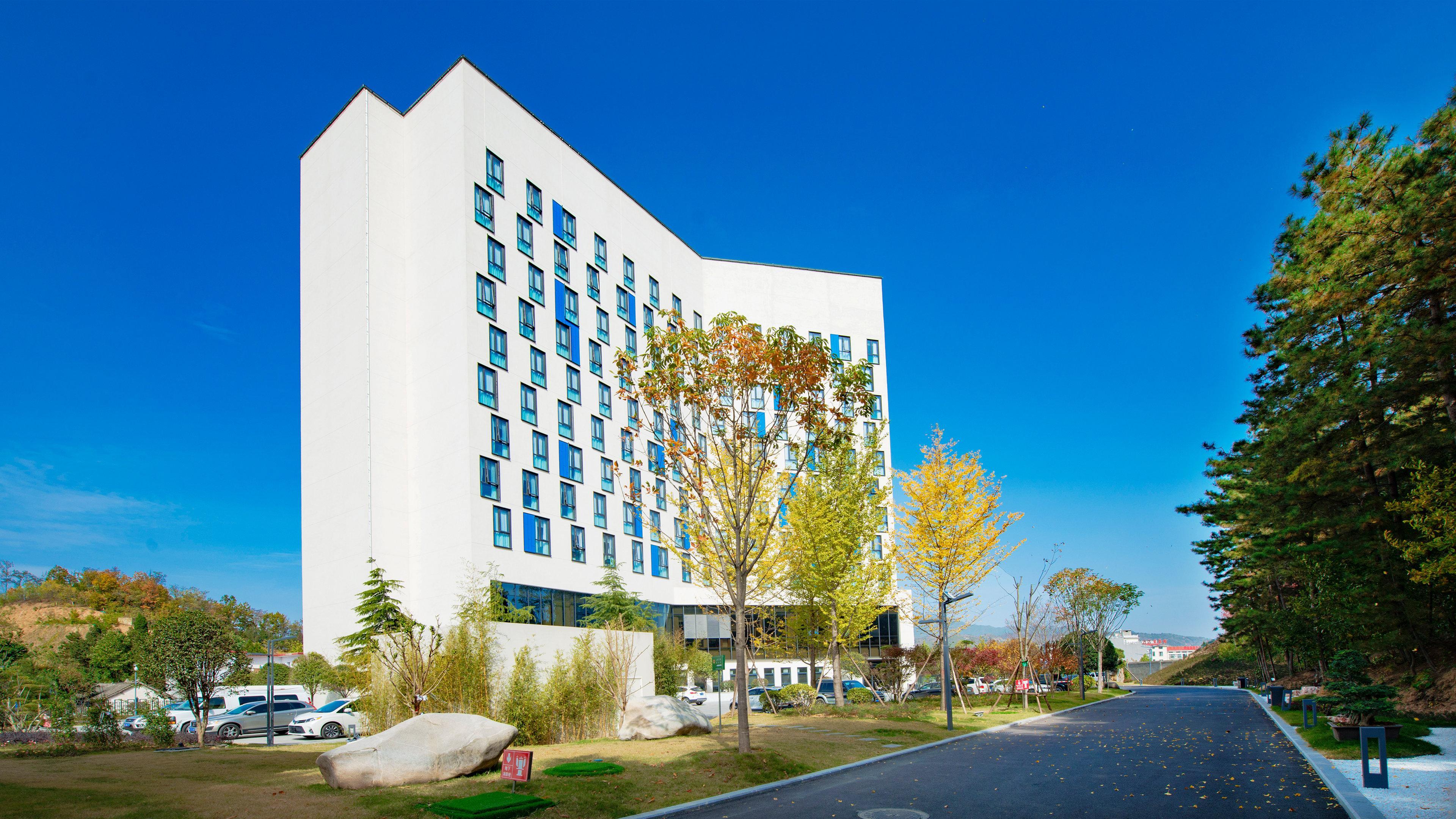 Holiday Inn Express Luanchuan By Ihg ภายนอก รูปภาพ